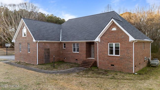 104 Duba Ct, House other with 3 bedrooms, 2 bathrooms and 6 parking in Clayton NC | Image 4