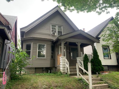 2866 N 34th St, Milwaukee, WI, 53210-1917 | Card Image