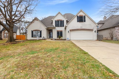 2412 Vicksburg St, Broken Arrow, OK, 74011-1531 | Card Image