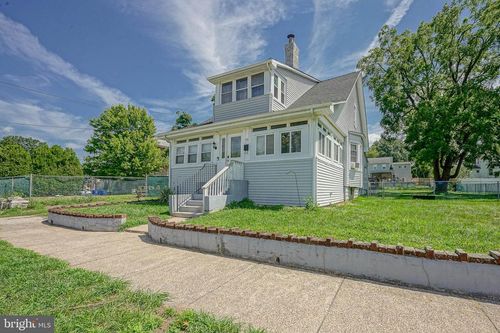 15 S Walnut Ave, MAPLE SHADE, NJ, 08052-1731 | Card Image