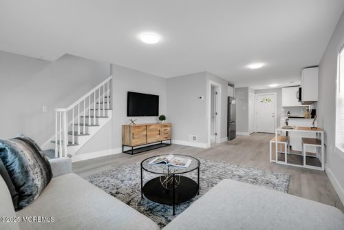 33 Grove Pl, Keansburg, NJ, 07734-1652 | Card Image