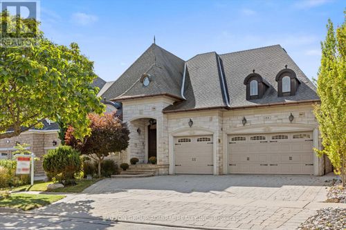 155 Cooks Mill Crescent, Vaughan (Patterson), ON, L6A0L1 | Card Image