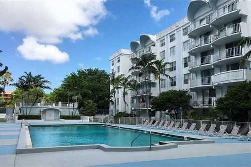 c516-492 Nw 165th Street Rd, Miami, FL, 33169-6474 | Card Image