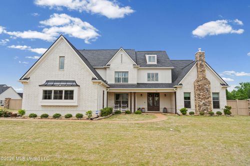 813 Hawkeye St, Olive Branch, MS, 38654-1456 | Card Image