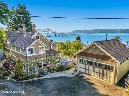 384 Duane St, Astoria, OR, 97103-4419 | Card Image