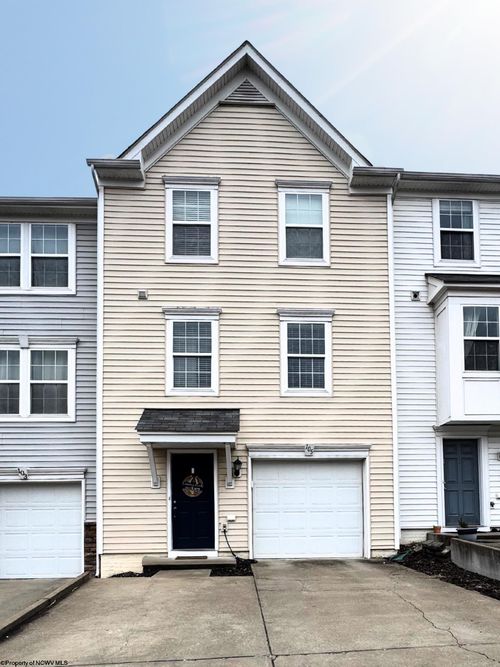 105 Birds Eye View Dr, Morgantown, WV, 26501-2297 | Card Image