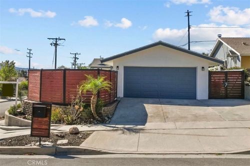 28155 Ashboro Dr, Canyon Country, CA, 91351-1126 | Card Image