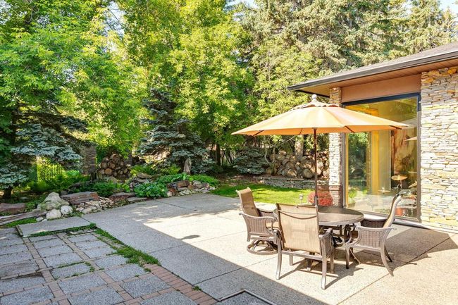40 Eagle Ridge Pl Sw, House other with 5 bedrooms, 5 bathrooms and 8 parking in Calgary AB | Image 36