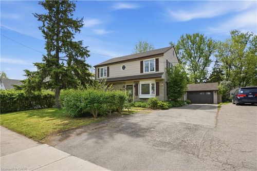 545 Mohawk Rd W, Hamilton, ON, L9C1X5 | Card Image