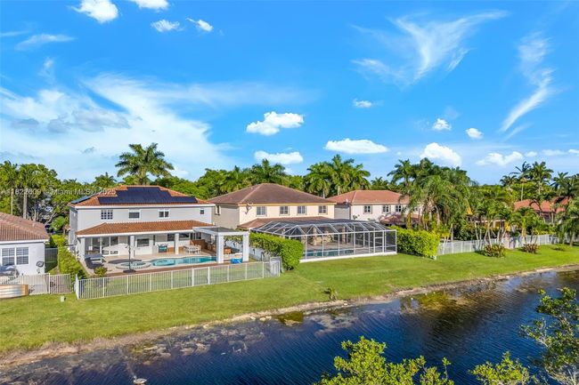 942 Lavender Cir, House other with 4 bedrooms, 3 bathrooms and null parking in Weston FL | Image 47