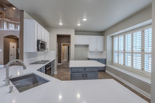 452 Richmond St, Irving, TX, 75063-8034 | Card Image