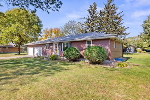 202 W 8th St, Winthrop, MN, 55396-2415 | Card Image
