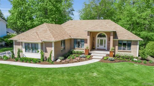 90 Midway Dr, Orchard Park, NY, 14127-3040 | Card Image