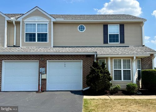 125 Merlin Dr, HUMMELSTOWN, PA, 17036-8842 | Card Image