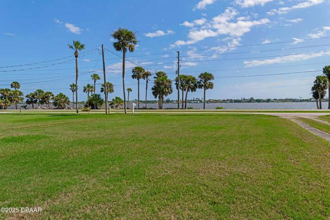 808 S Beach St, House other with 3 bedrooms, 3 bathrooms and null parking in ORMOND BEACH FL | Image 23