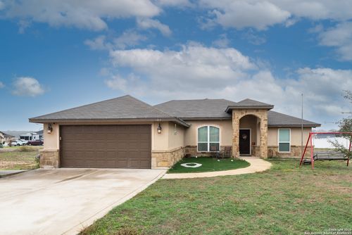 103 Muirfield St, La Vernia, TX, 78121-5106 | Card Image