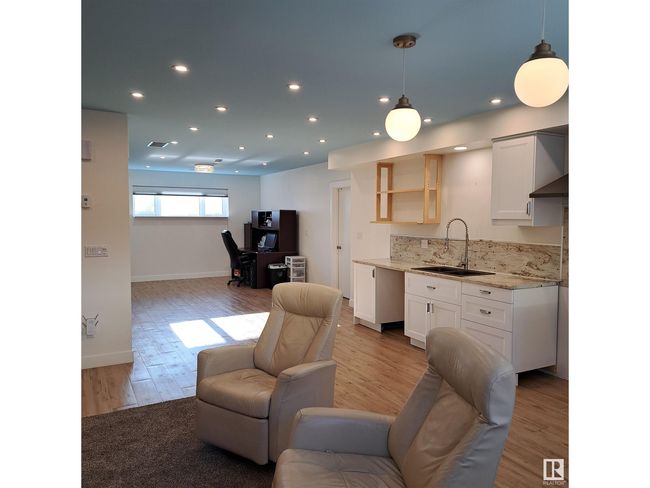 116 Main St, House other with 4 bedrooms, 3 bathrooms and 6 parking in Kingman AB | Image 25