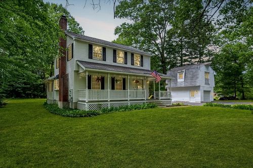 8 Davidson Ave, Merrimack, NH, 03054-3840 | Card Image