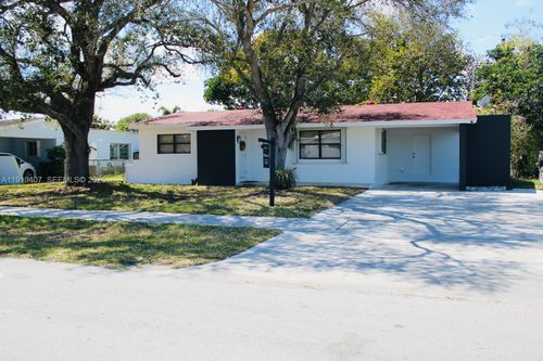 1562 Nw 8th Ave, Homestead, FL, 33030-4015 | Card Image