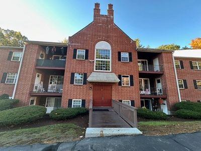 11 - 1 Louisburg Sq, Condo with 2 bedrooms, 1 bathrooms and 1 parking in Nashua NH | Image 1