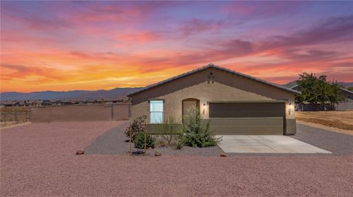 7375 E Superstition Dr, Kingman, AZ, 86401-8242 | Card Image