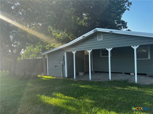 203 Oleander Ave, Tivoli, TX, 77990-4565 | Card Image