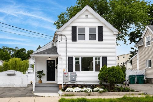 70 Glenwood St, Lynn, MA, 01902-1421 | Card Image