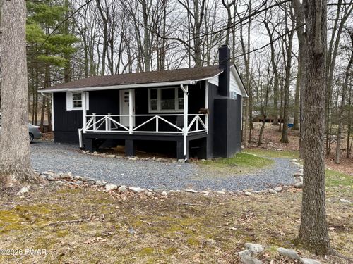 256 Wynding Way, Bushkill, PA, 18324-6974 | Card Image