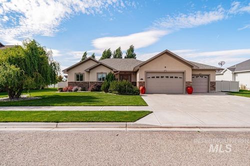 5119 Pevero Dr, Idaho Falls, ID, 83401-6165 | Card Image