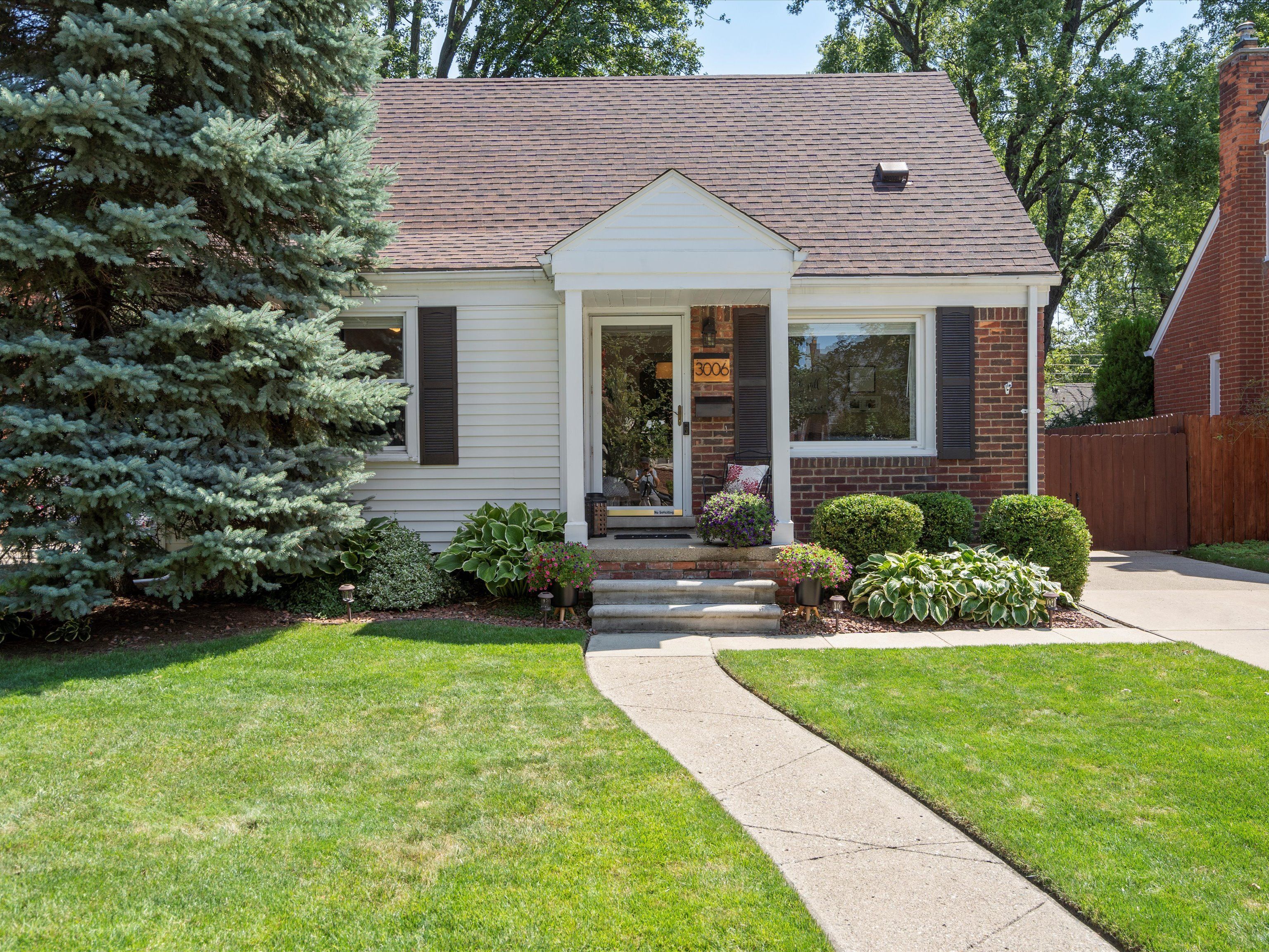 Blair Ave, Royal Oak, MI 48073