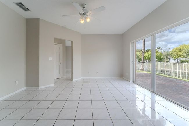 1568 Sw 106 Th Ave, House other with 3 bedrooms, 3 bathrooms and null parking in Pembroke Pines FL | Image 14