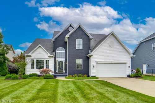325 Fieldcrest Dr, Fairlawn, OH, 44333-9143 | Card Image