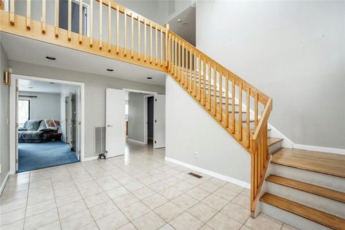 23 Valley View Dr, Stamford, CT, 06903-3839 | Card Image