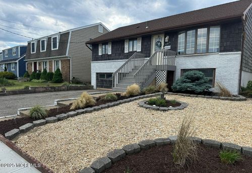 103 Chicago Ave, Point Pleasant Beach, NJ, 08742-2626 | Card Image