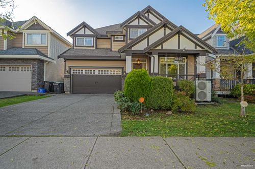 8197 211 St, Langley, BC, V2Y0E4 | Card Image