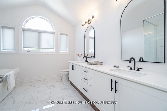 31 Hiawatha Crt, House attached with 3 bedrooms, 4 bathrooms and 2 parking in Vaughan ON | Image 28