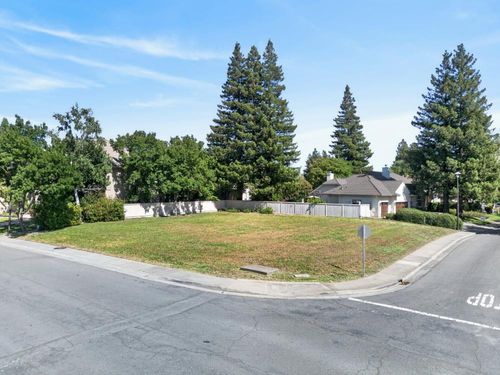7701 E Shore Drive, Sacramento, CA, 95831 | Card Image