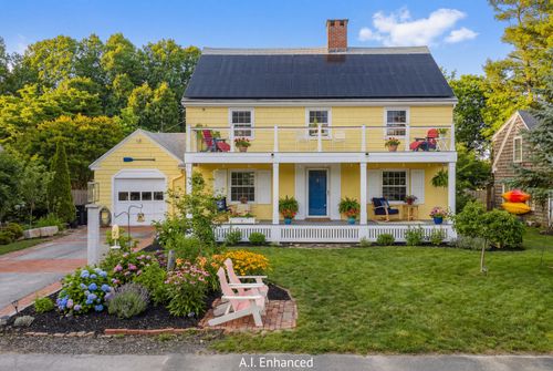 12 Reg Roc Road, Falmouth, ME, 04105 | Card Image