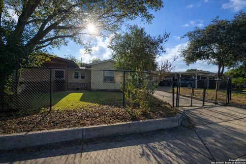 6410 Greencastle St, San Antonio, TX, 78242-1207 | Card Image
