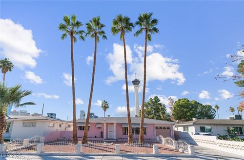 2112 Van Patten Pl, Las Vegas, NV, 89104-2753 | Card Image