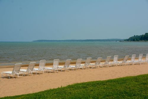 2305 N Us Highway 31 N, Traverse City, MI, 49686-3755 | Card Image