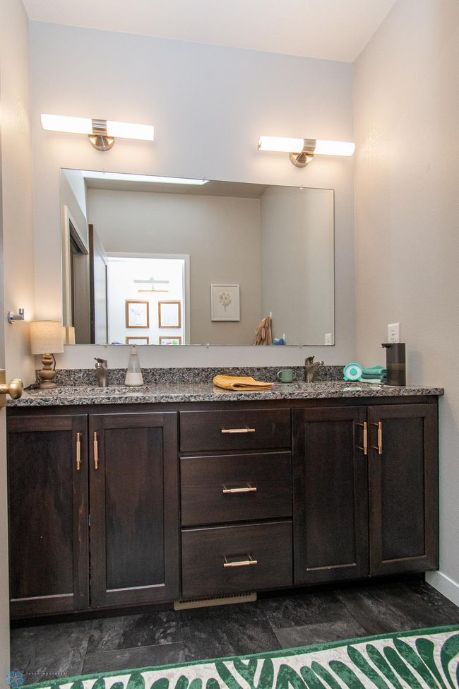 Bathroom 2 | Image 59