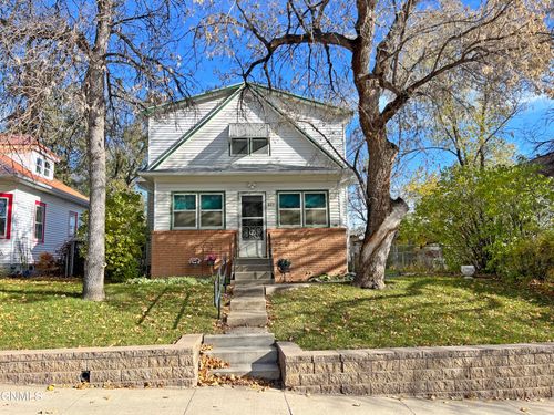 602 Collins Ave, Mandan, ND, 58554-2933 | Card Image