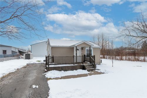 3914 Railroad Ave, Williamson, NY, 14589-9239 | Card Image