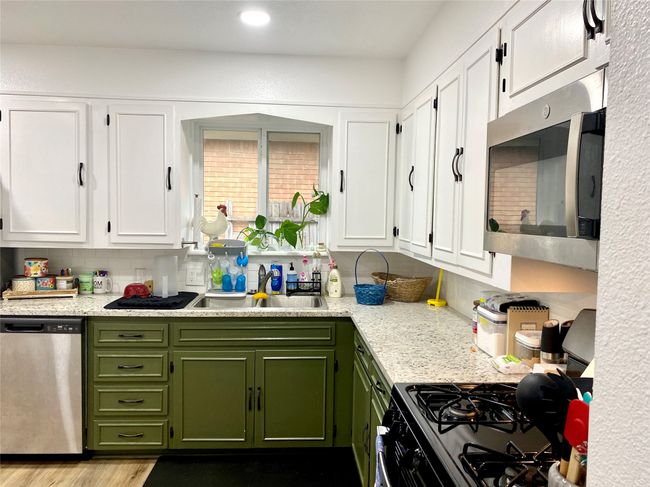 302 Meadow Dr, House other with 2 bedrooms, 1 bathrooms and null parking in Gainesville TX | Image 5