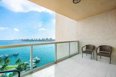 1103 - 2650 Lake Shore Drive, Condo with 2 bedrooms, 3 bathrooms and null parking in Riviera Beach FL | Image 3