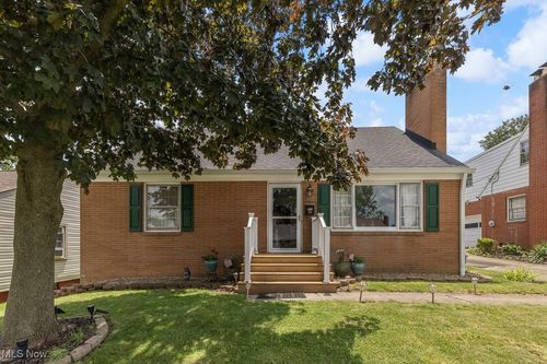 958 Cornell Dr, Alliance, OH, 44601-3802 | Card Image