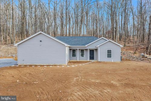 9866 Back Creek Valley Rd, HEDGESVILLE, WV, 25427-3554 | Card Image