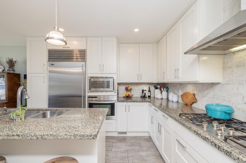 32558 Murray Ave, Abbotsford, BC, V2T4T5 | Card Image