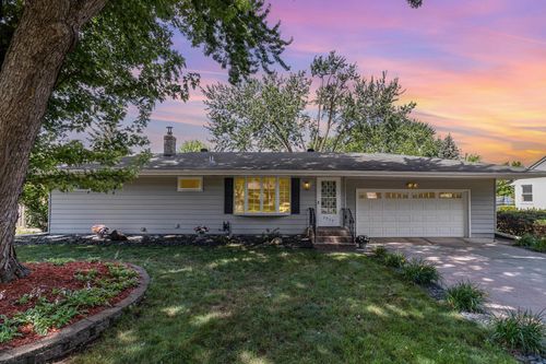 2927 Marion St, Roseville, MN, 55113-2432 | Card Image